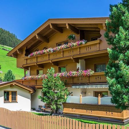 Hotel Haus Hochland Tux Esterno foto