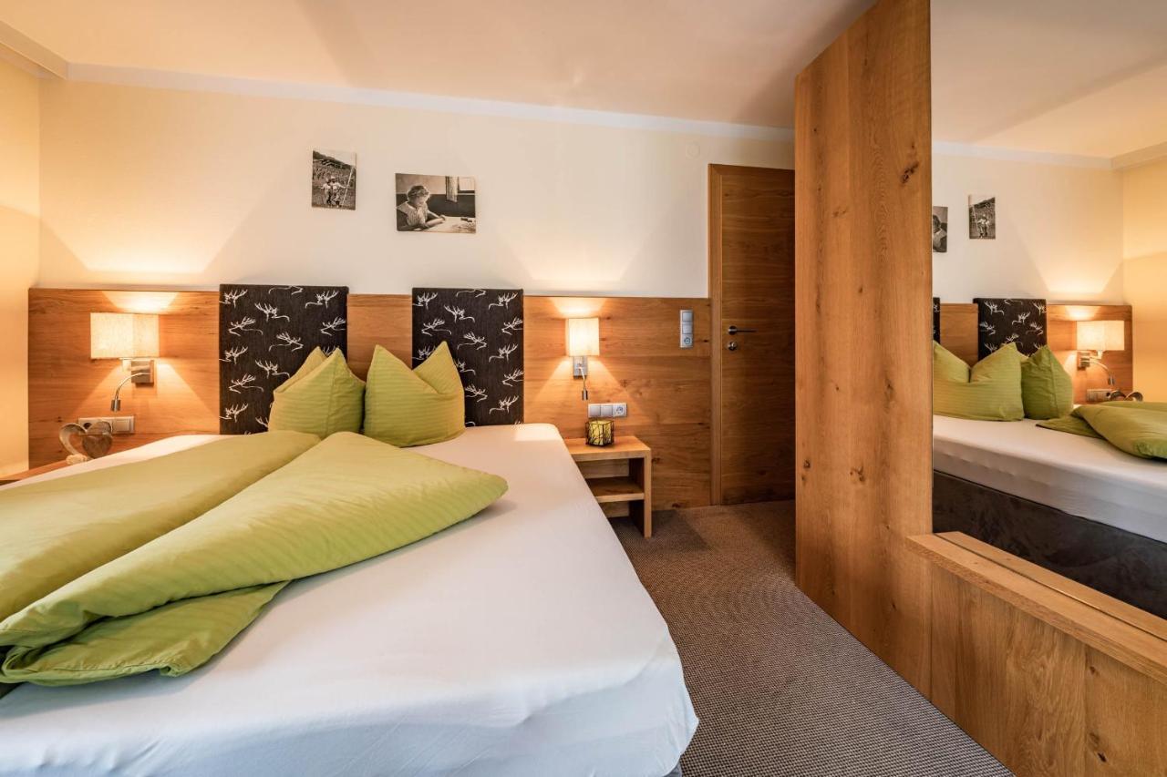 Hotel Haus Hochland Tux Esterno foto