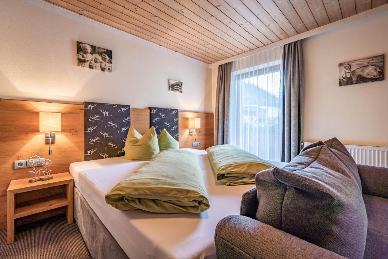 Hotel Haus Hochland Tux Esterno foto