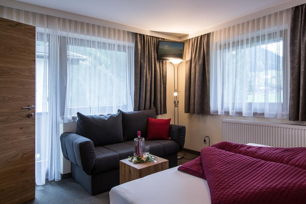 Hotel Haus Hochland Tux Esterno foto