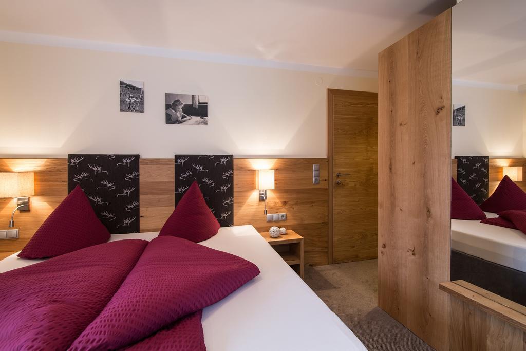 Hotel Haus Hochland Tux Esterno foto