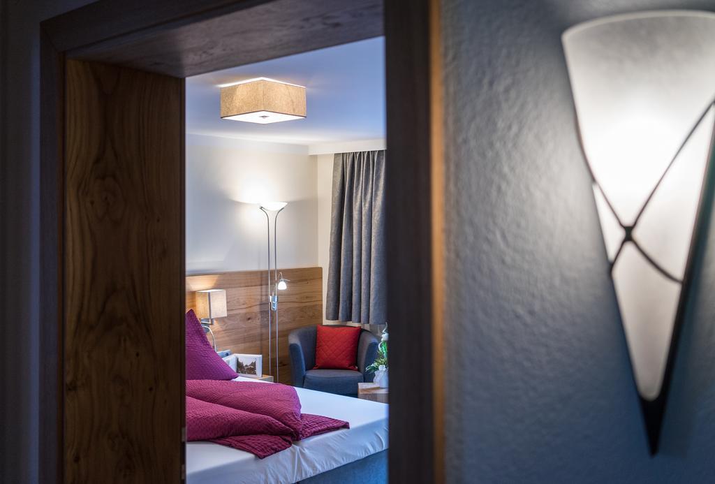 Hotel Haus Hochland Tux Esterno foto
