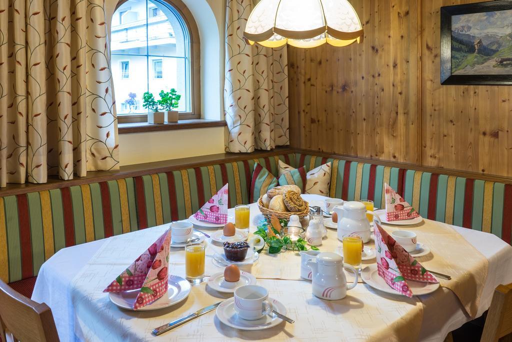 Hotel Haus Hochland Tux Esterno foto